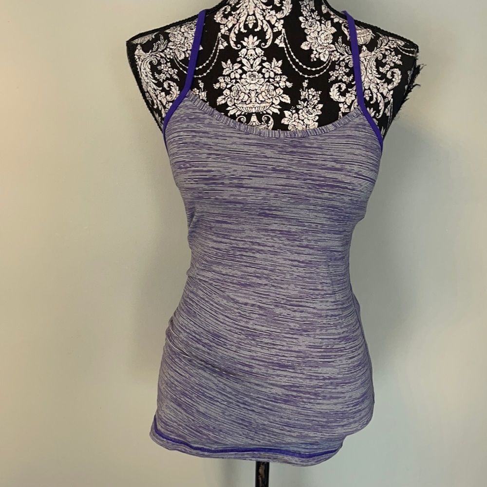 Lululemon size 4 top